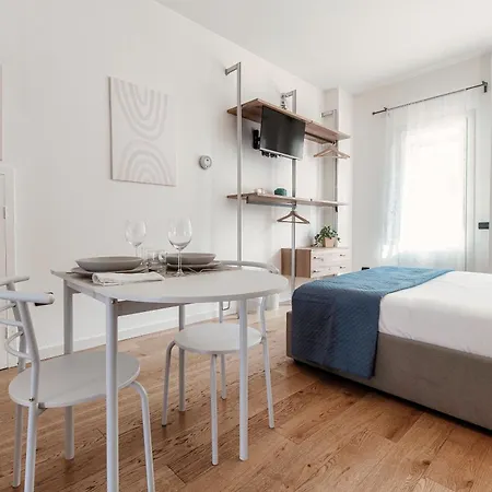 Apartament Minerva - By Myhomeincomo Como